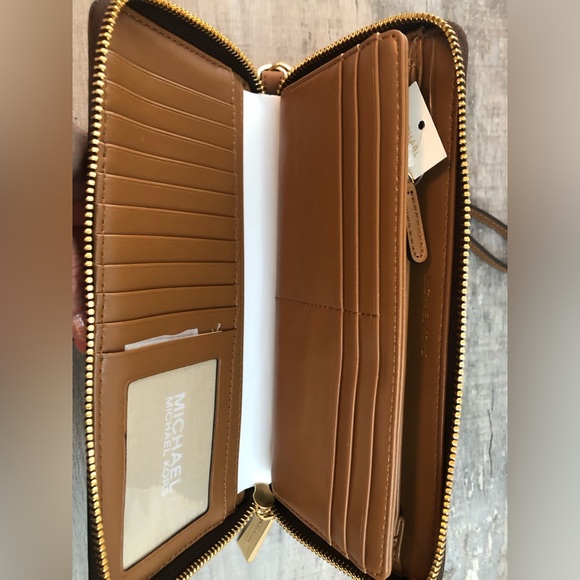 NWT Michael Kors Jet Set Travel Continental Wristlet (Brown) - Picture 3 of 10